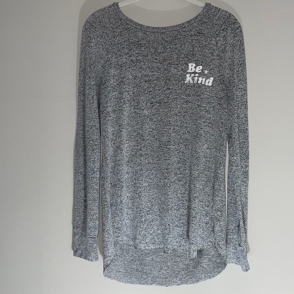 GRAY MINERAL WASH “BE KIND” LOGO LONG SLEEVE TOP